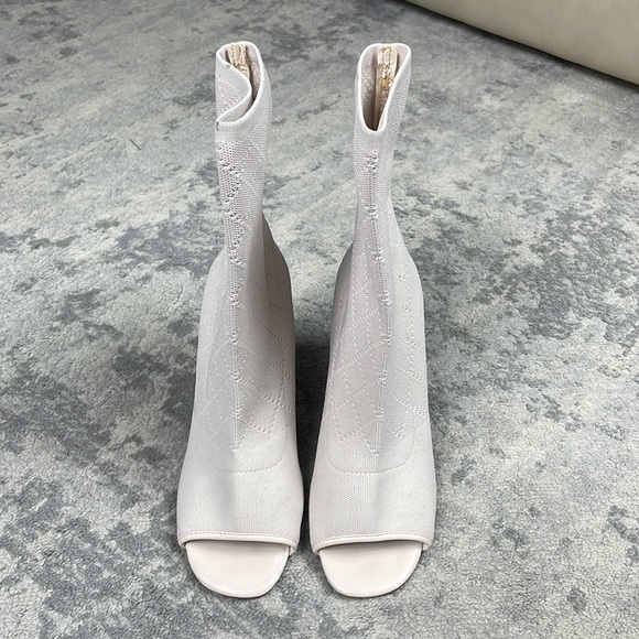 Kelsi Dagger Macey Stretch Diamond Knit Sock Boot Vanilla White Open Toe Sz 9 - Picture 4 of 14